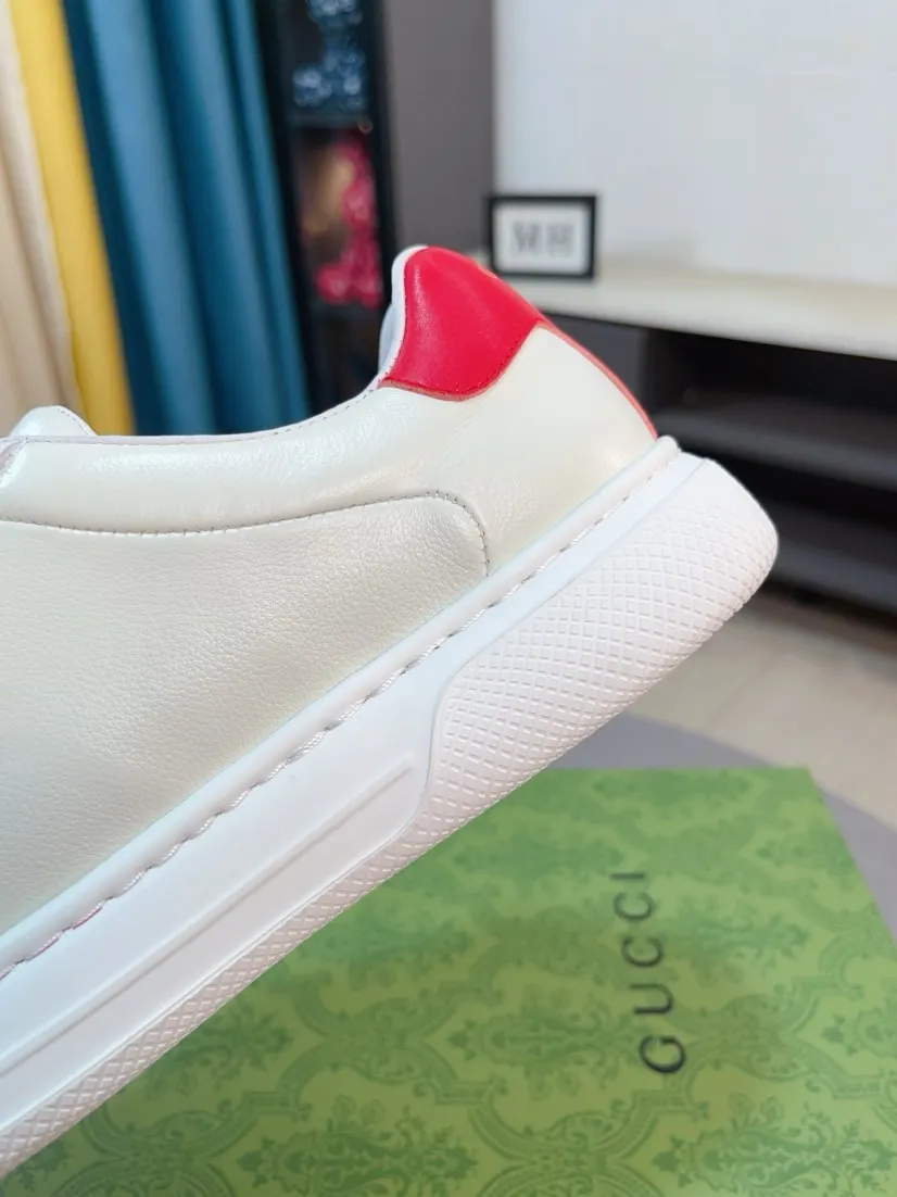 Factory price 480🌹🌹GUCCI [Gucci] New high-end brand of men's shoes, the latest fashionable casual men's shoes, trendy and versatile style, relaxed and sporty style, uppers imported from Italy, first-layer cowhide, genuine leather lining and ultra-fine workmanship. Original personalized fashionable rubber wear-resistant outsole, light and comfortable on the foot, size 38-44